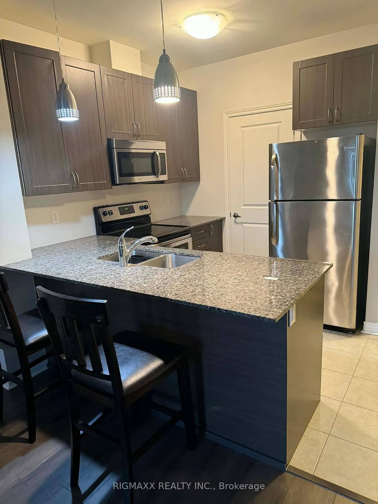 Photo 3 of Unit 222, 33 Whitmer Street, Milton, Scott — HOMEH