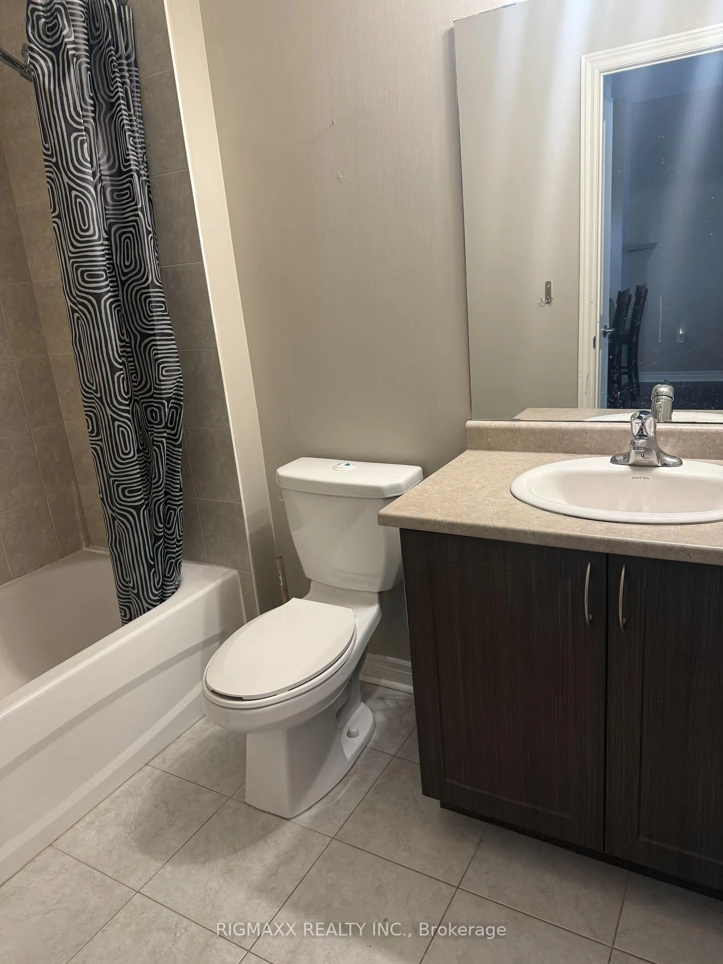 Photo 10 of Unit 222, 33 Whitmer Street, Milton, Scott — HOMEH