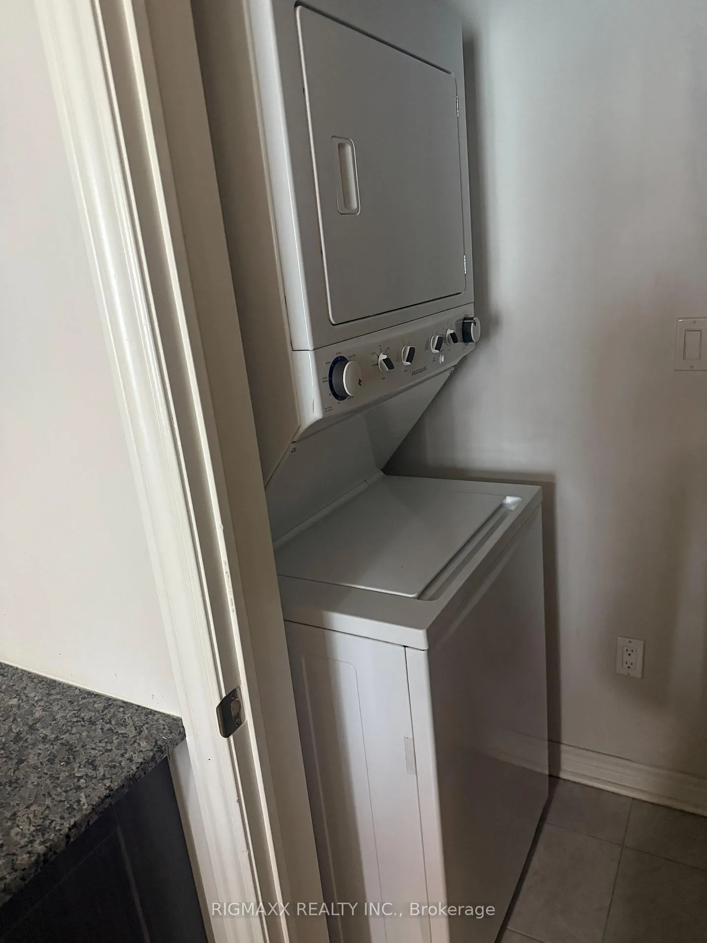 Photo 13 of Unit 222, 33 Whitmer Street, Milton, Scott — HOMEH