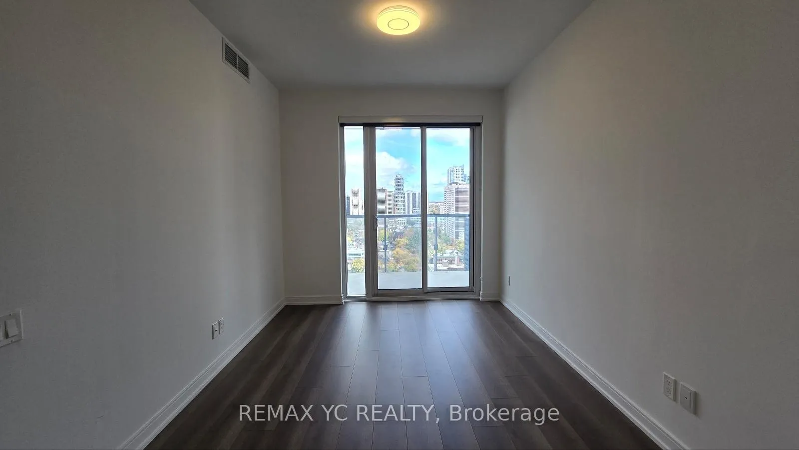 Photo 3 of Unit 2104, 3 Gloucester Street, Toronto, Church-Yonge Corridor — HOMEH