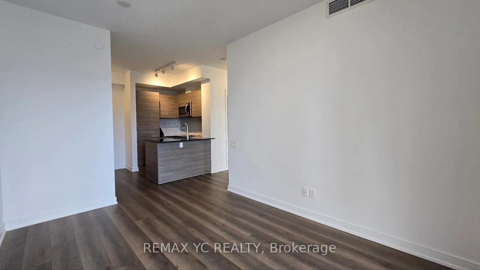 Photo 4 of Unit 2104, 3 Gloucester Street, Toronto, Church-Yonge Corridor — HOMEH
