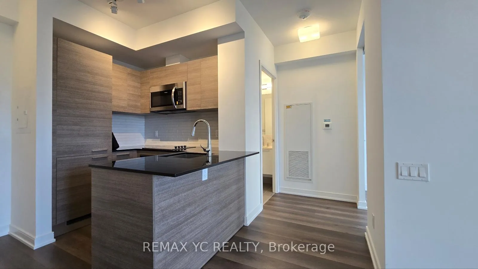 Photo 5 of Unit 2104, 3 Gloucester Street, Toronto, Church-Yonge Corridor — HOMEH