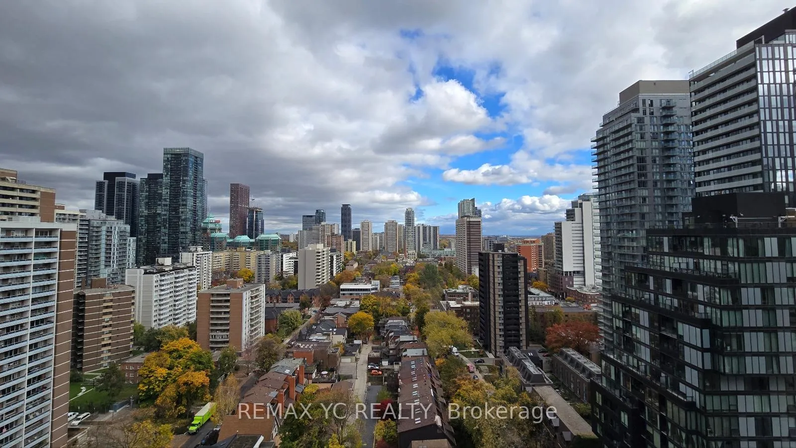 Photo 9 of Unit 2104, 3 Gloucester Street, Toronto, Church-Yonge Corridor — HOMEH