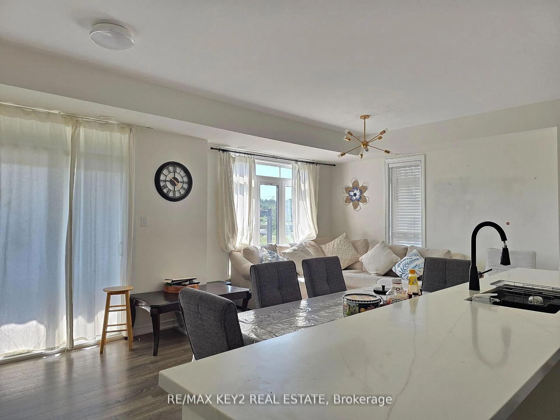 Photo 2 of 2617 Garrison Crossing, Pickering, Duffin Heights — HOMEH