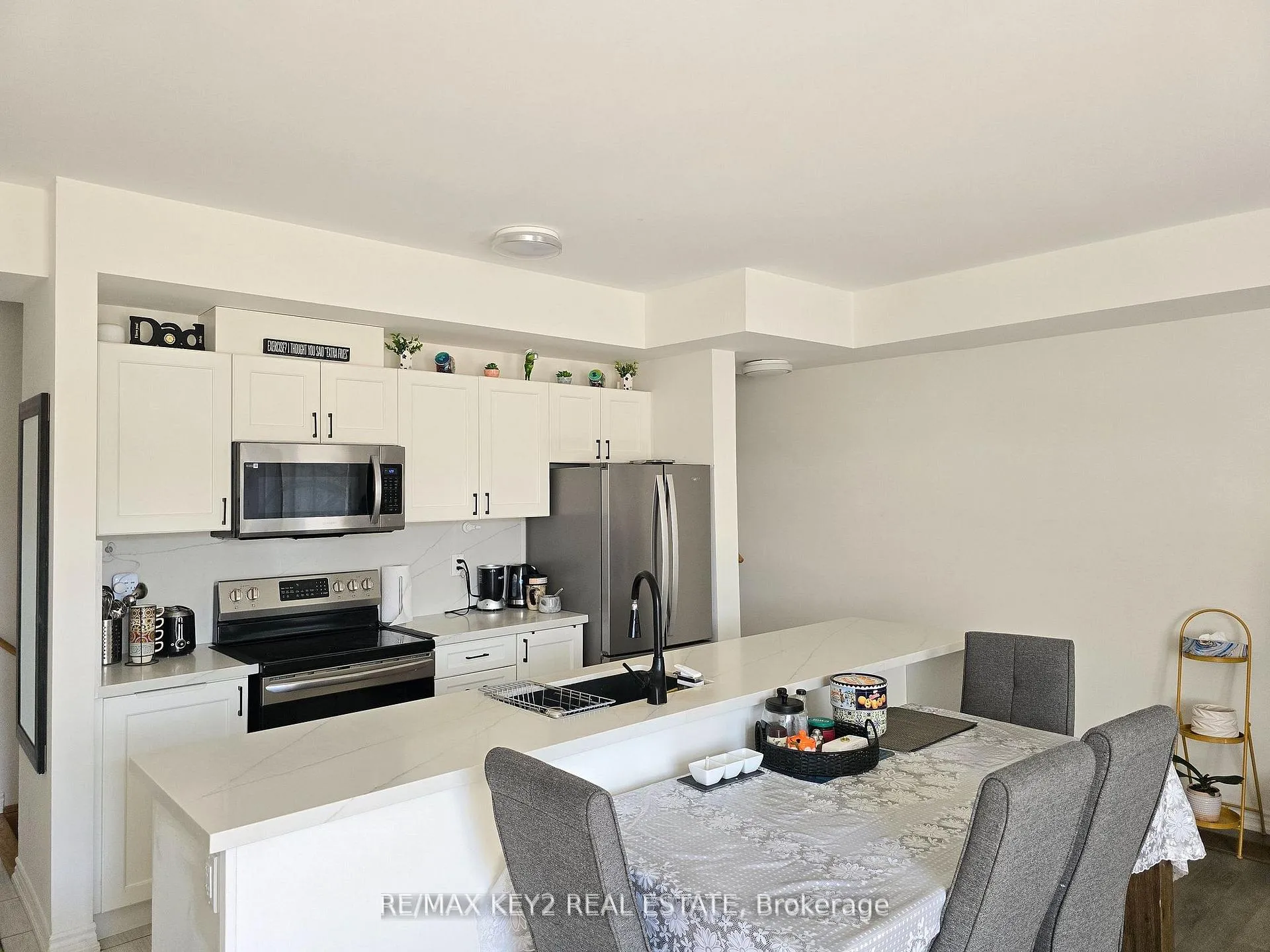 Photo 5 of 2617 Garrison Crossing, Pickering, Duffin Heights — HOMEH