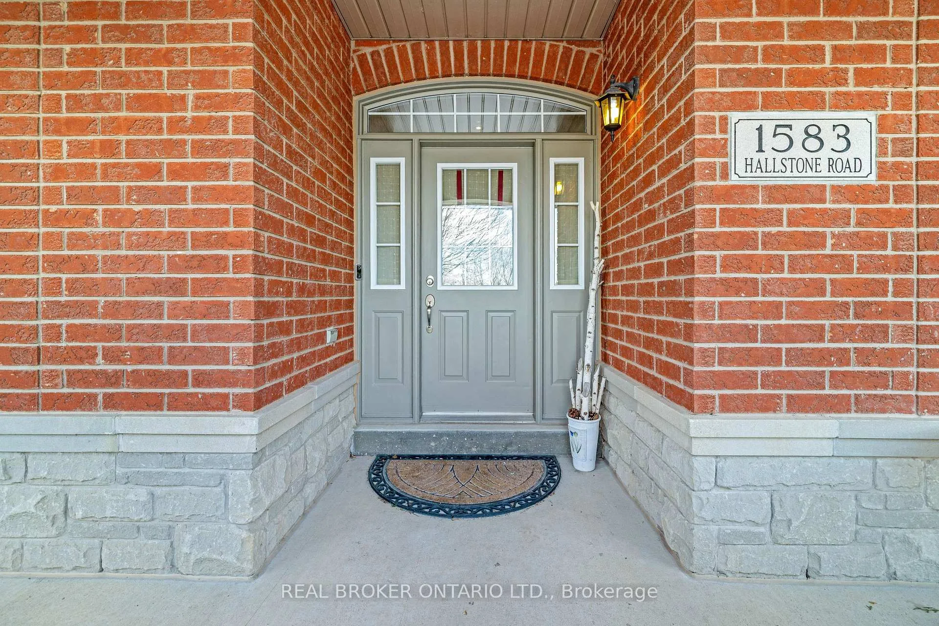 Photo 3 of 1583 Hallstone Road, Brampton, Bram West — HOMEH