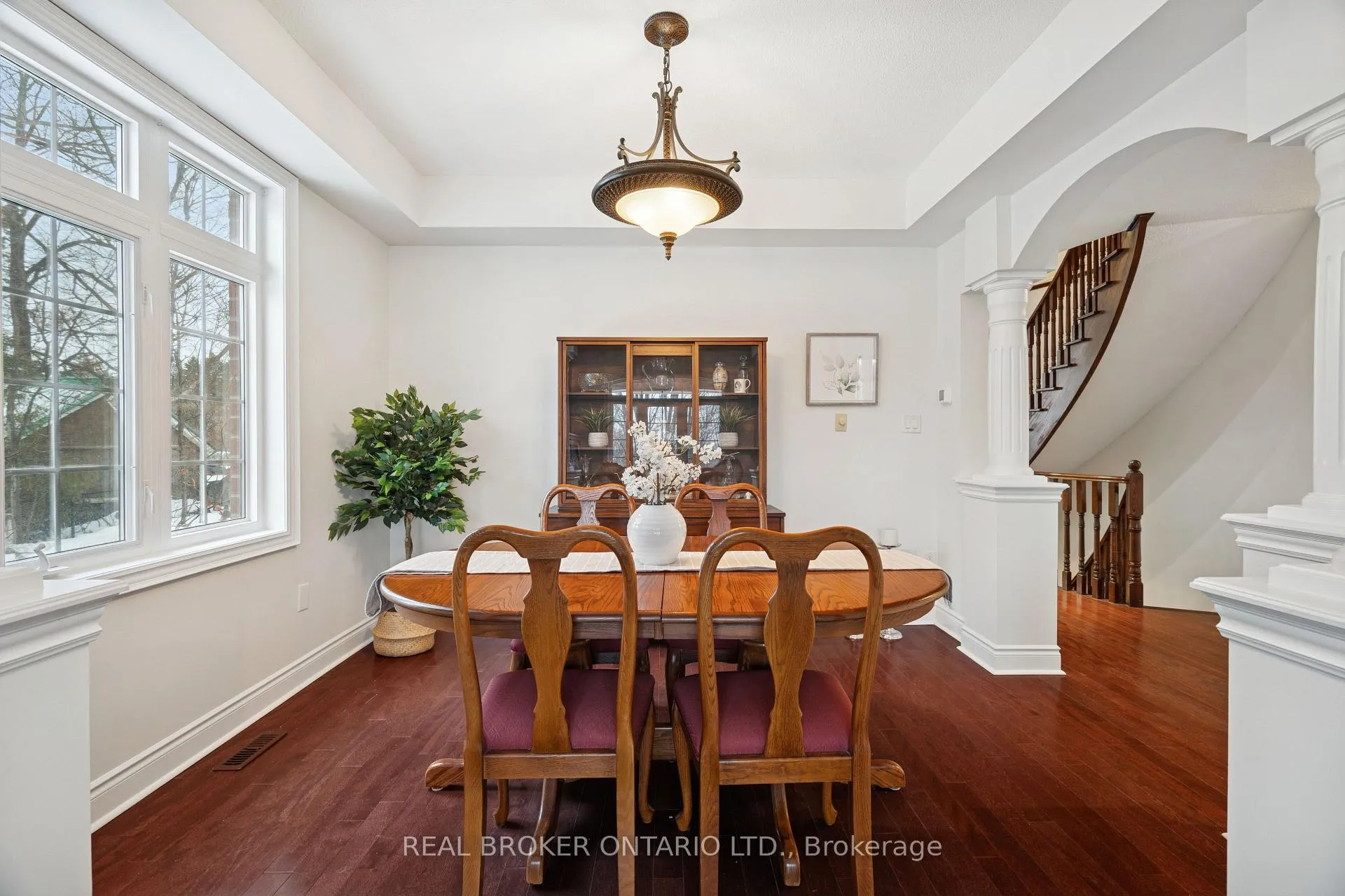 Photo 10 of 1583 Hallstone Road, Brampton, Bram West — HOMEH