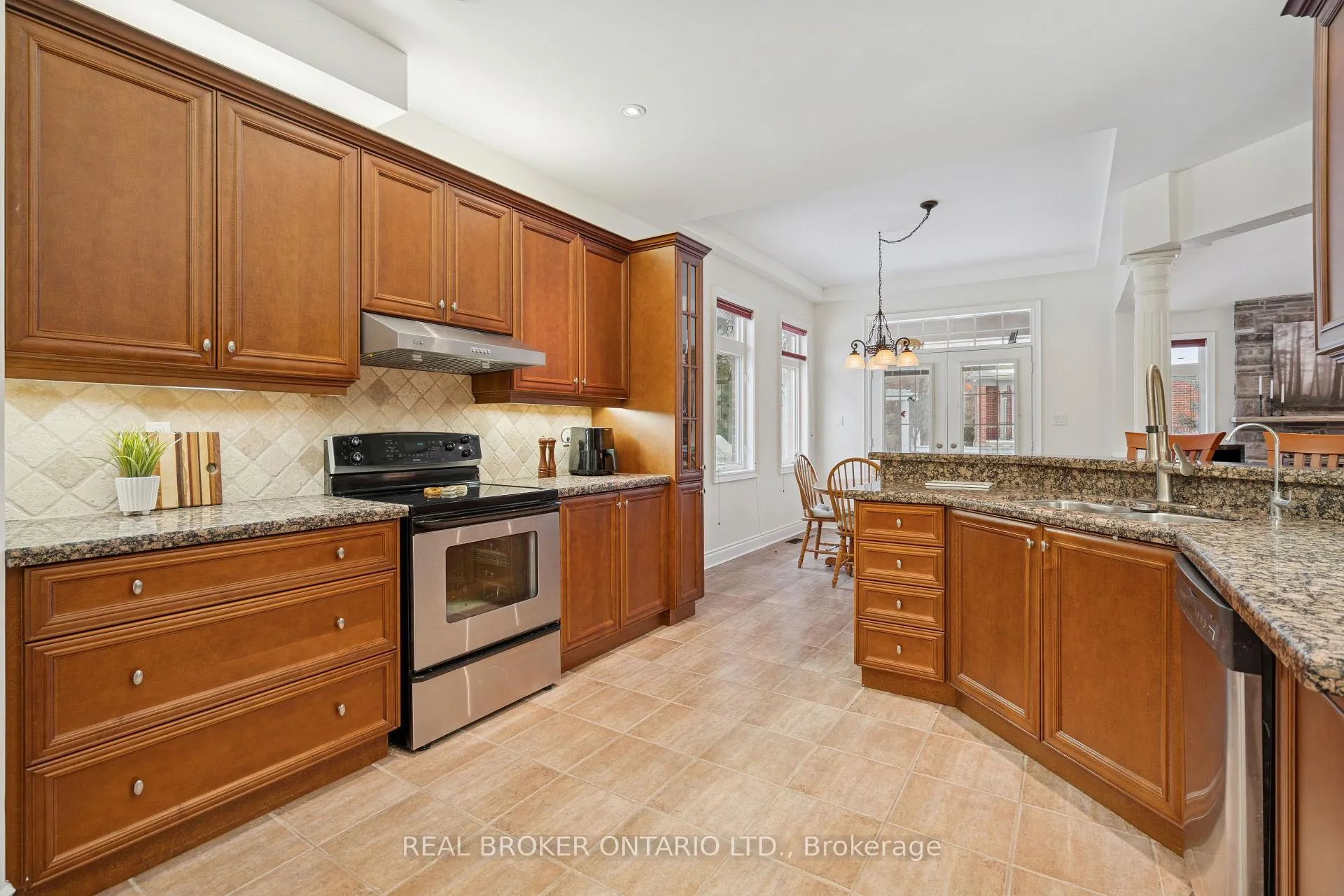 Photo 12 of 1583 Hallstone Road, Brampton, Bram West — HOMEH