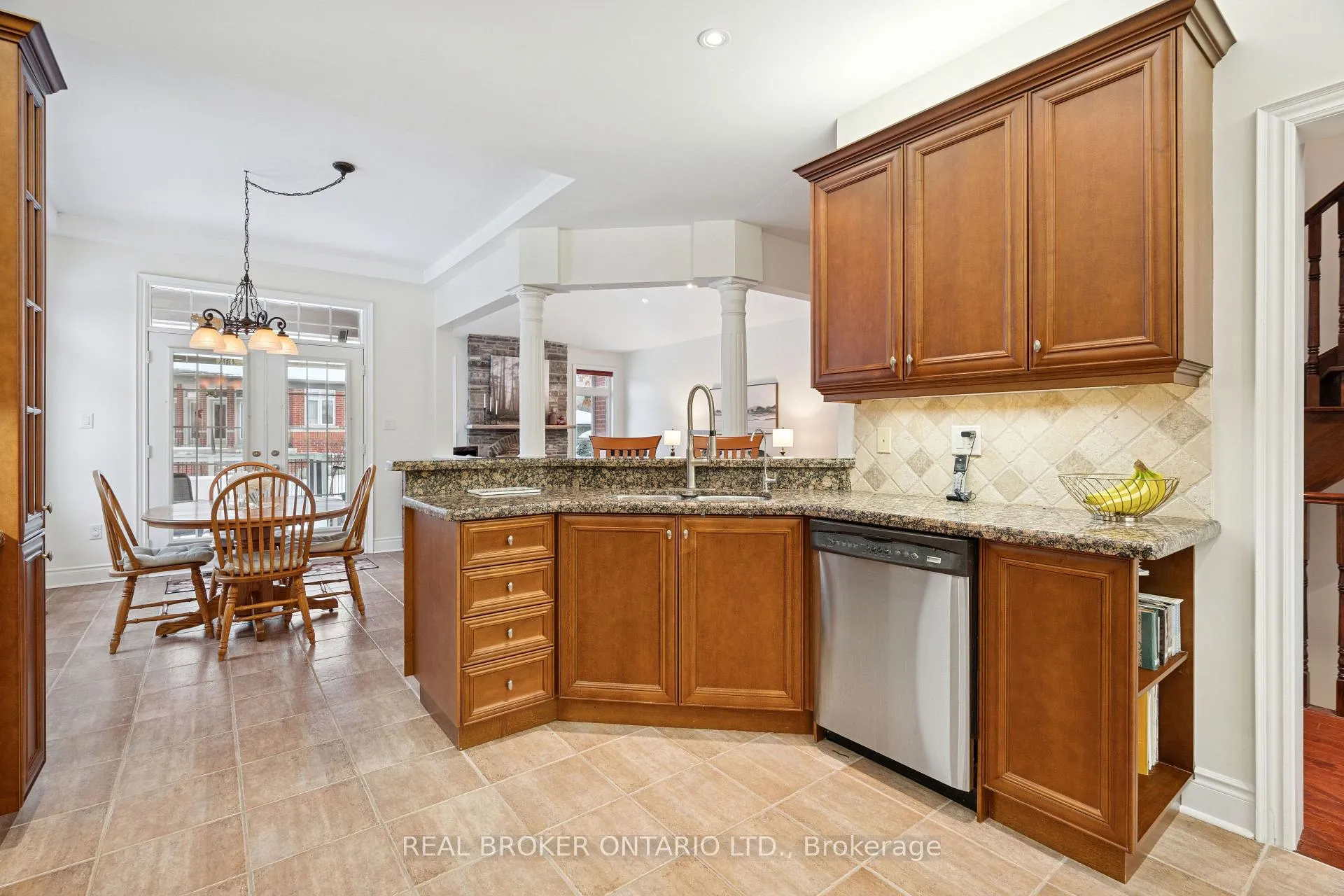 Photo 14 of 1583 Hallstone Road, Brampton, Bram West — HOMEH