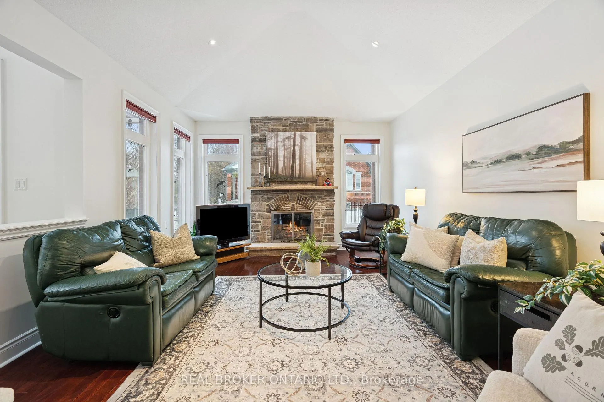 Photo 17 of 1583 Hallstone Road, Brampton, Bram West — HOMEH