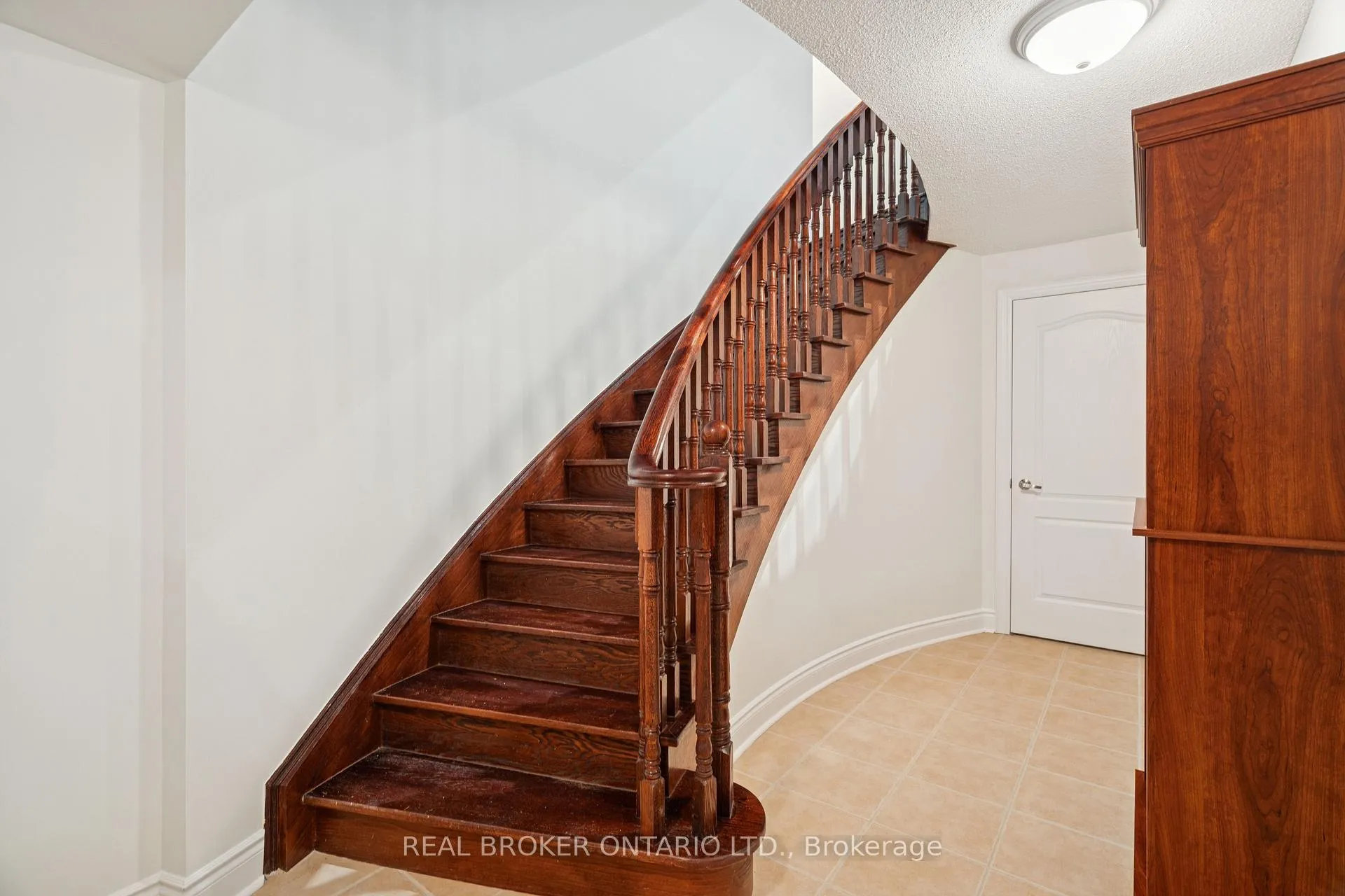 Photo 37 of 1583 Hallstone Road, Brampton, Bram West — HOMEH