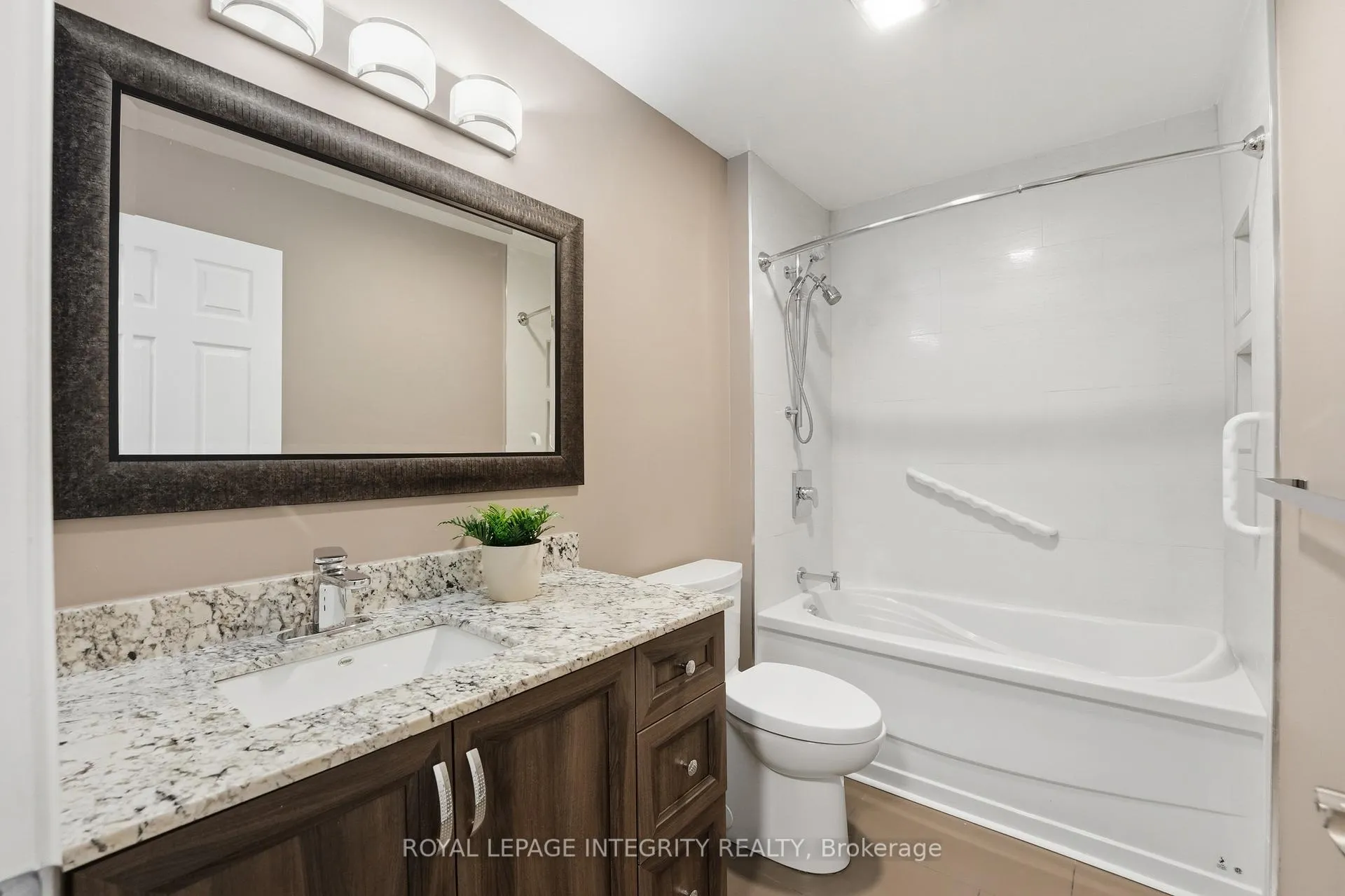 Photo 26 of 38 Aintree Place, Ottawa, Kanata - Bridlewood — HOMEH
