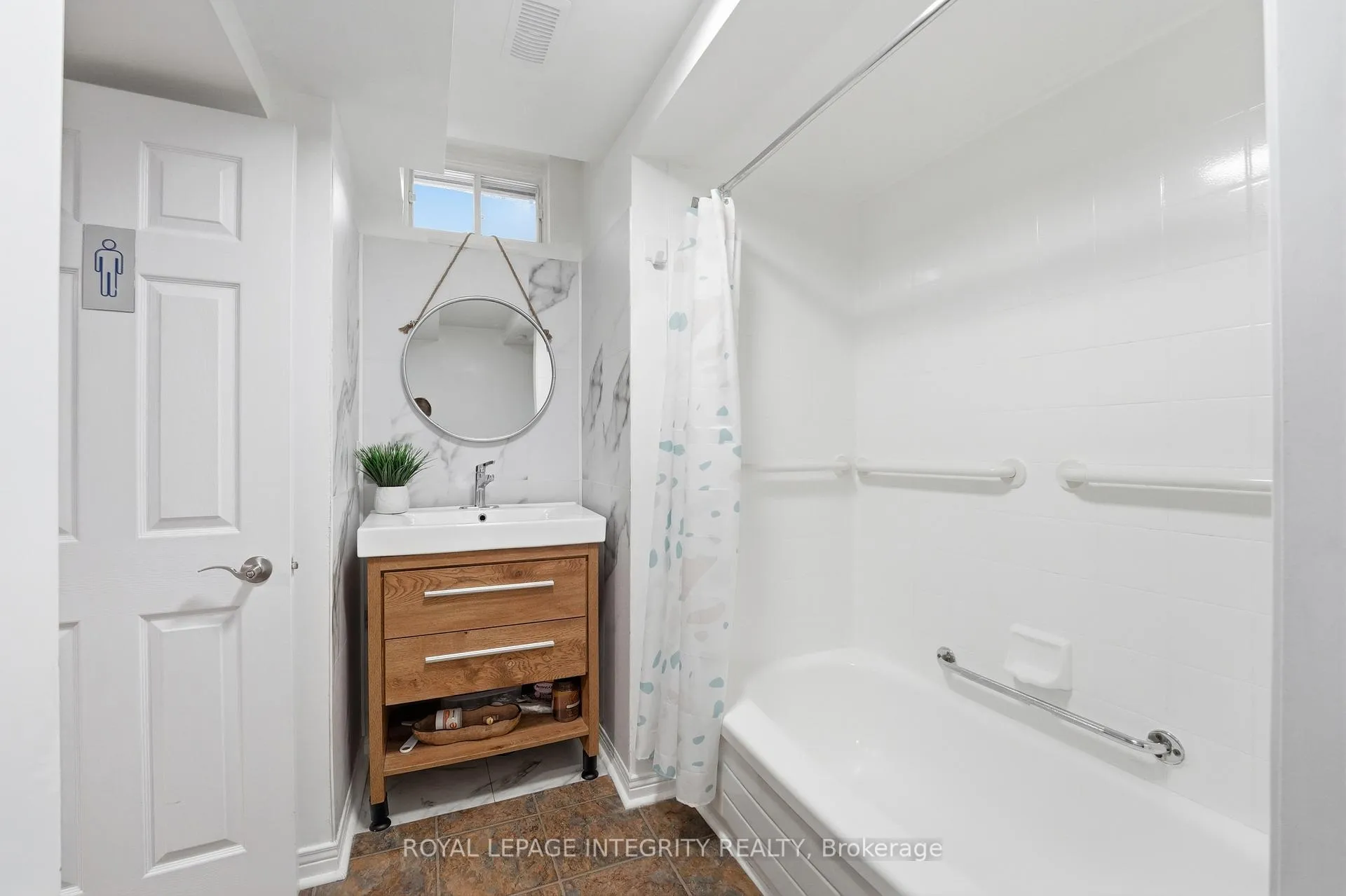 Photo 29 of 38 Aintree Place, Ottawa, Kanata - Bridlewood — HOMEH