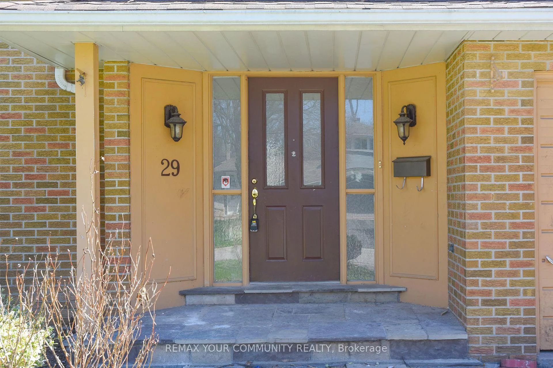 Photo 2 of 29 Colonsay Road, Markham, Royal Orchard — HOMEH