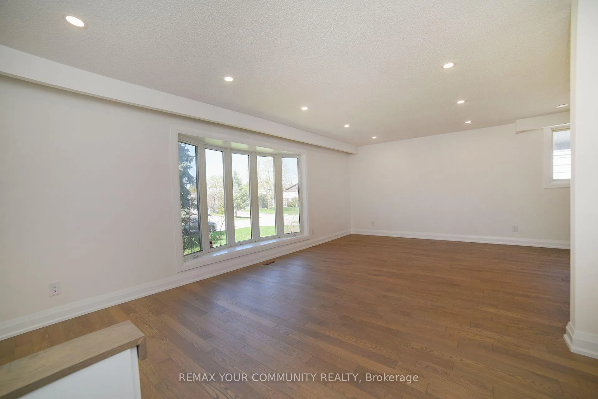 Photo 9 of 29 Colonsay Road, Markham, Royal Orchard — HOMEH