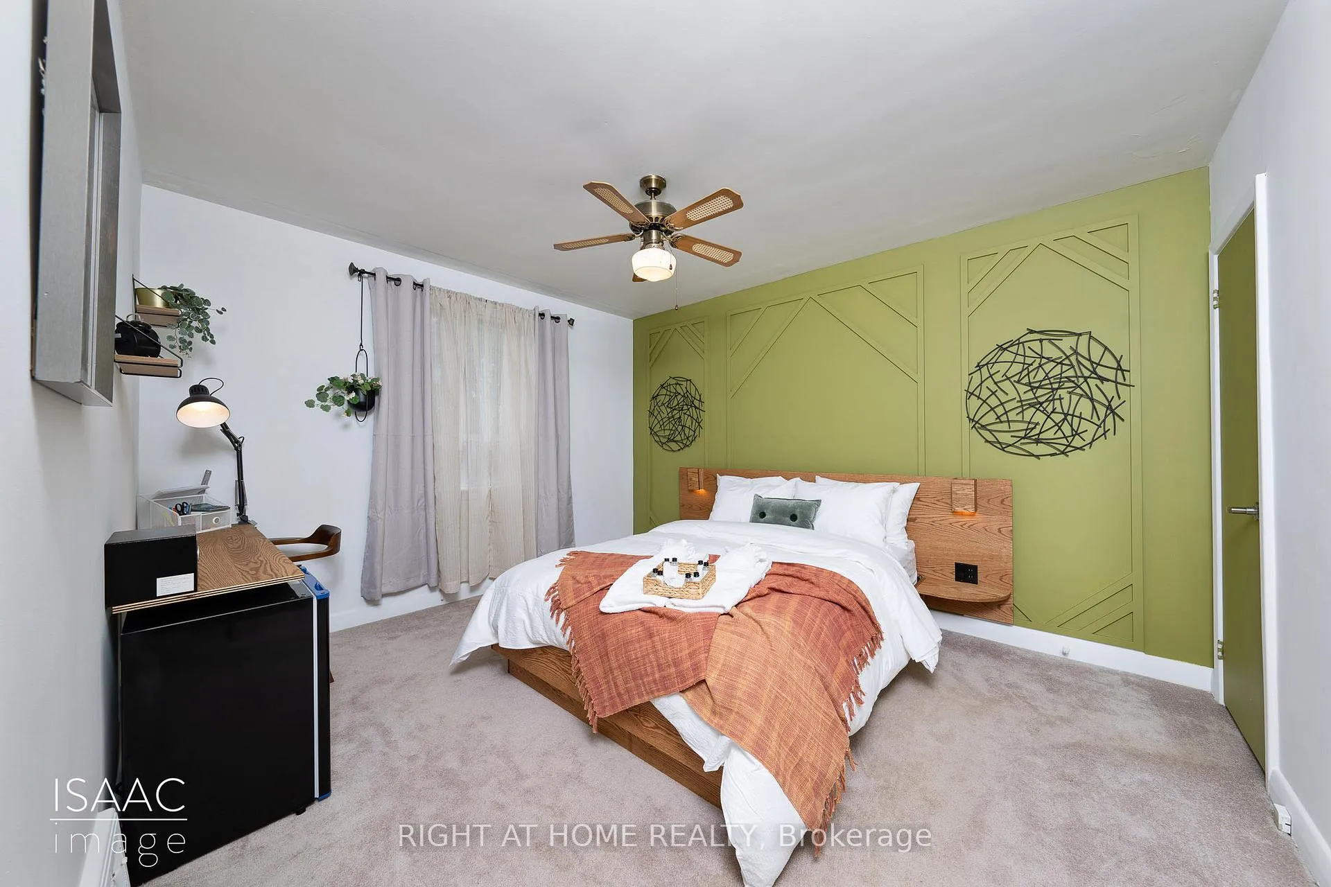 Photo 12 of 98 Yorkview Drive, Etobicoke, Stonegate-Queensway — HOMEH