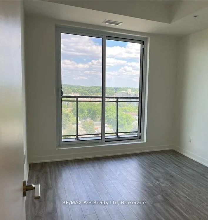 Photo 8 of Unit 1411, 128 King Street N, Waterloo, Downtown Waterloo — HOMEH