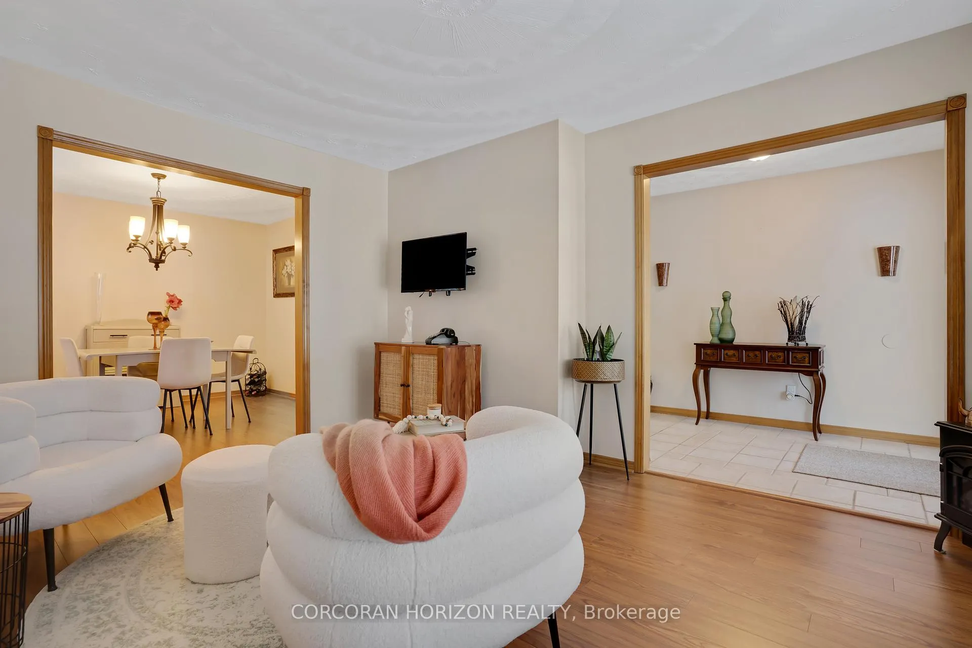 Photo 9 of 35 Southview Crescent, Cambridge — HOMEH