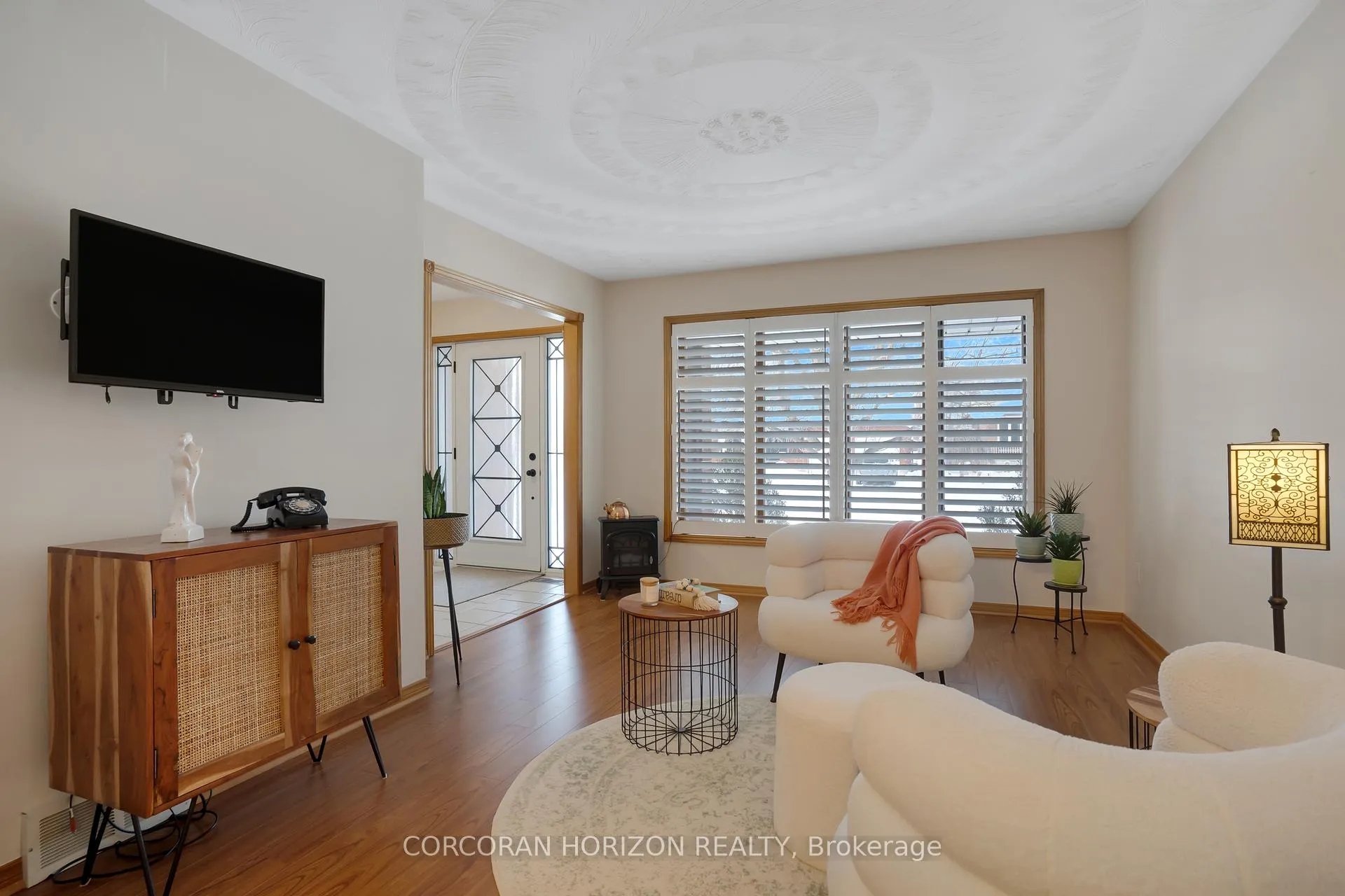 Photo 10 of 35 Southview Crescent, Cambridge — HOMEH