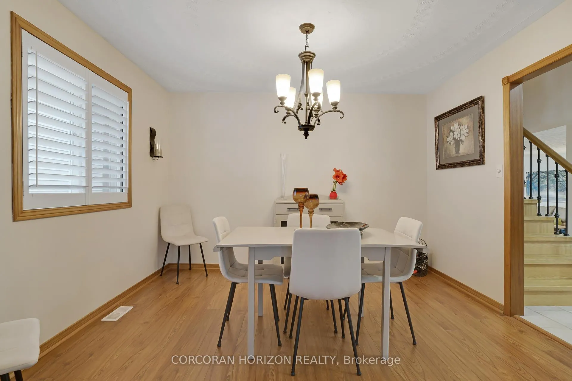 Photo 11 of 35 Southview Crescent, Cambridge — HOMEH