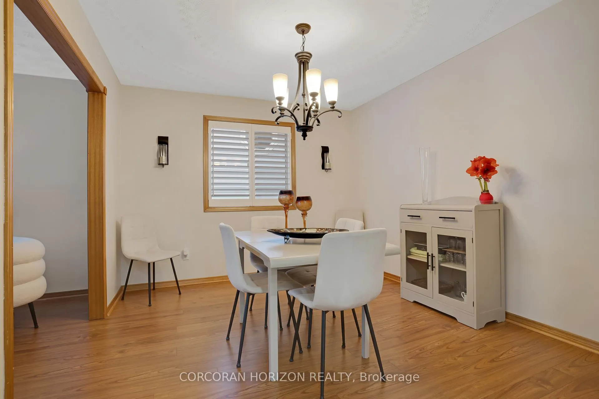 Photo 12 of 35 Southview Crescent, Cambridge — HOMEH
