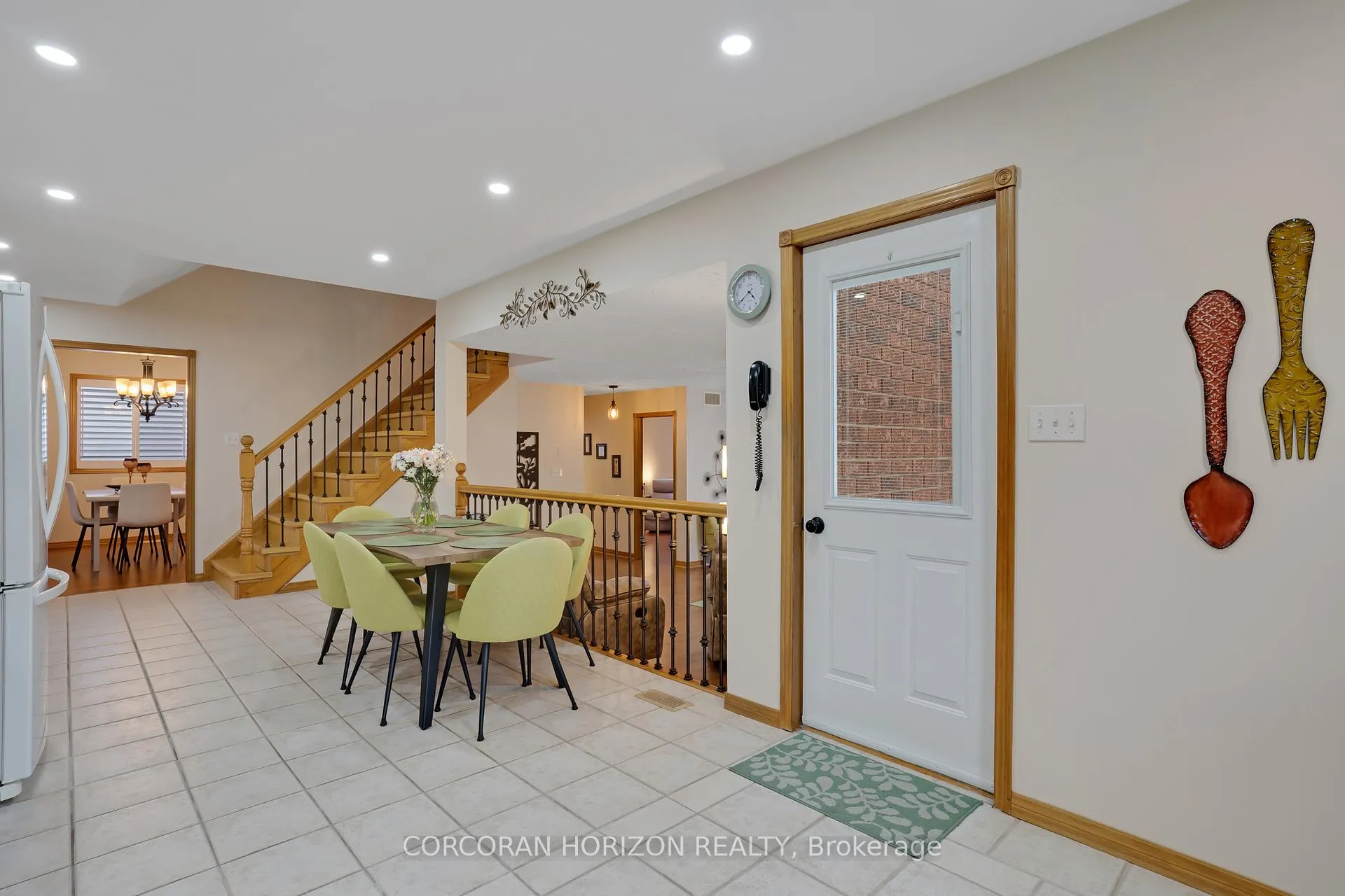 Photo 20 of 35 Southview Crescent, Cambridge — HOMEH