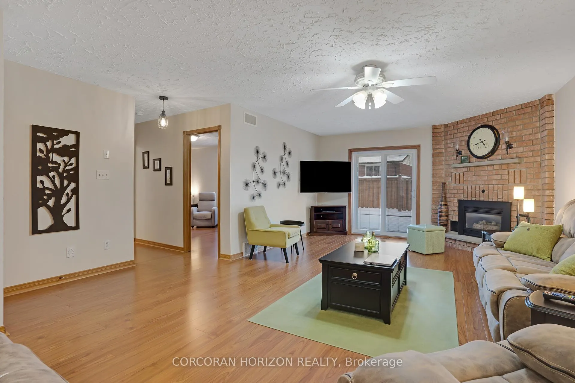 Photo 23 of 35 Southview Crescent, Cambridge — HOMEH