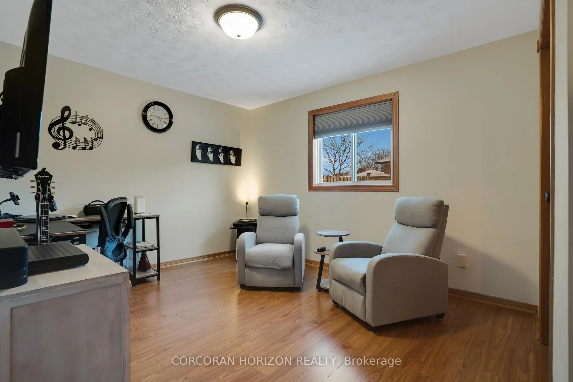 Photo 25 of 35 Southview Crescent, Cambridge — HOMEH