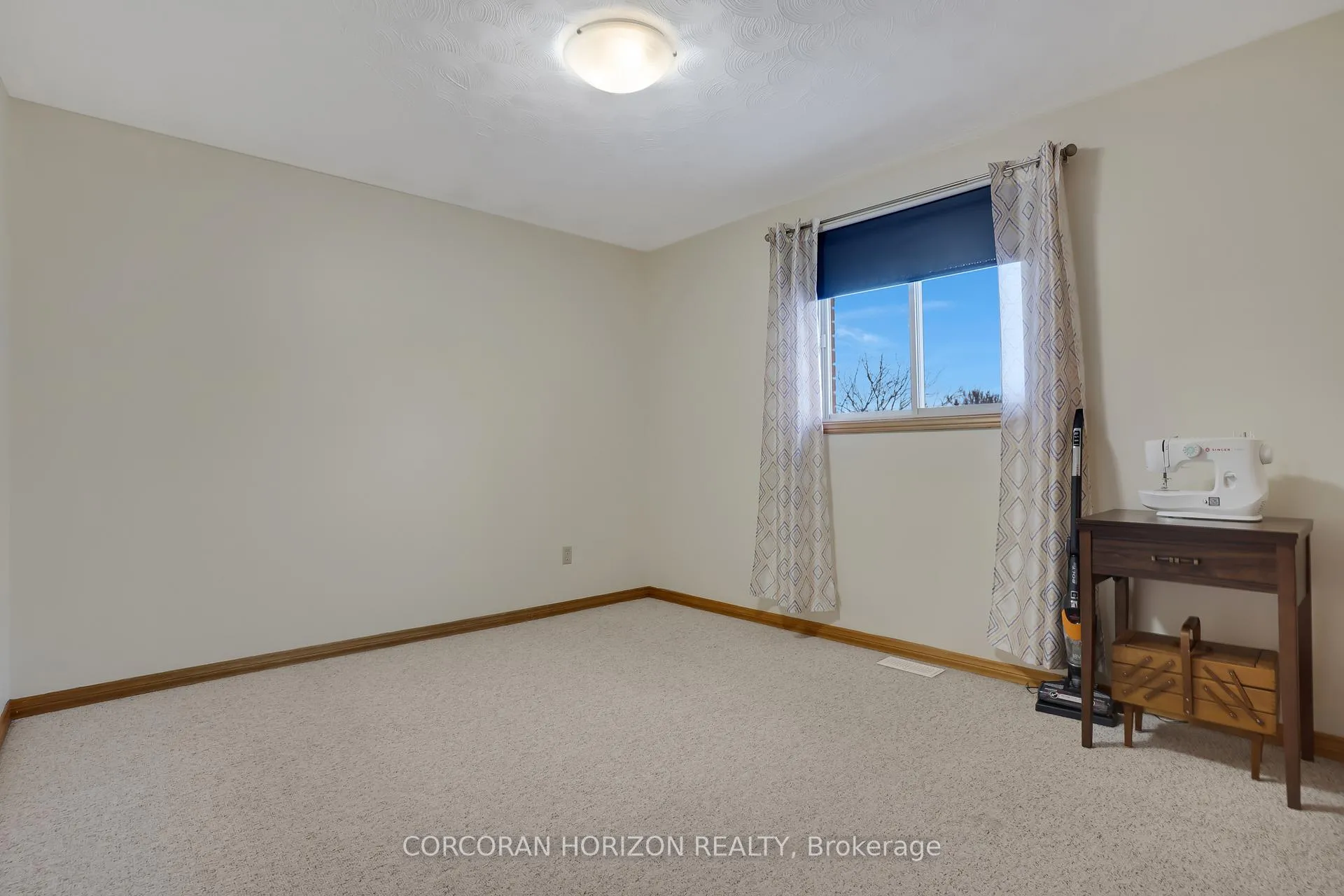 Photo 34 of 35 Southview Crescent, Cambridge — HOMEH