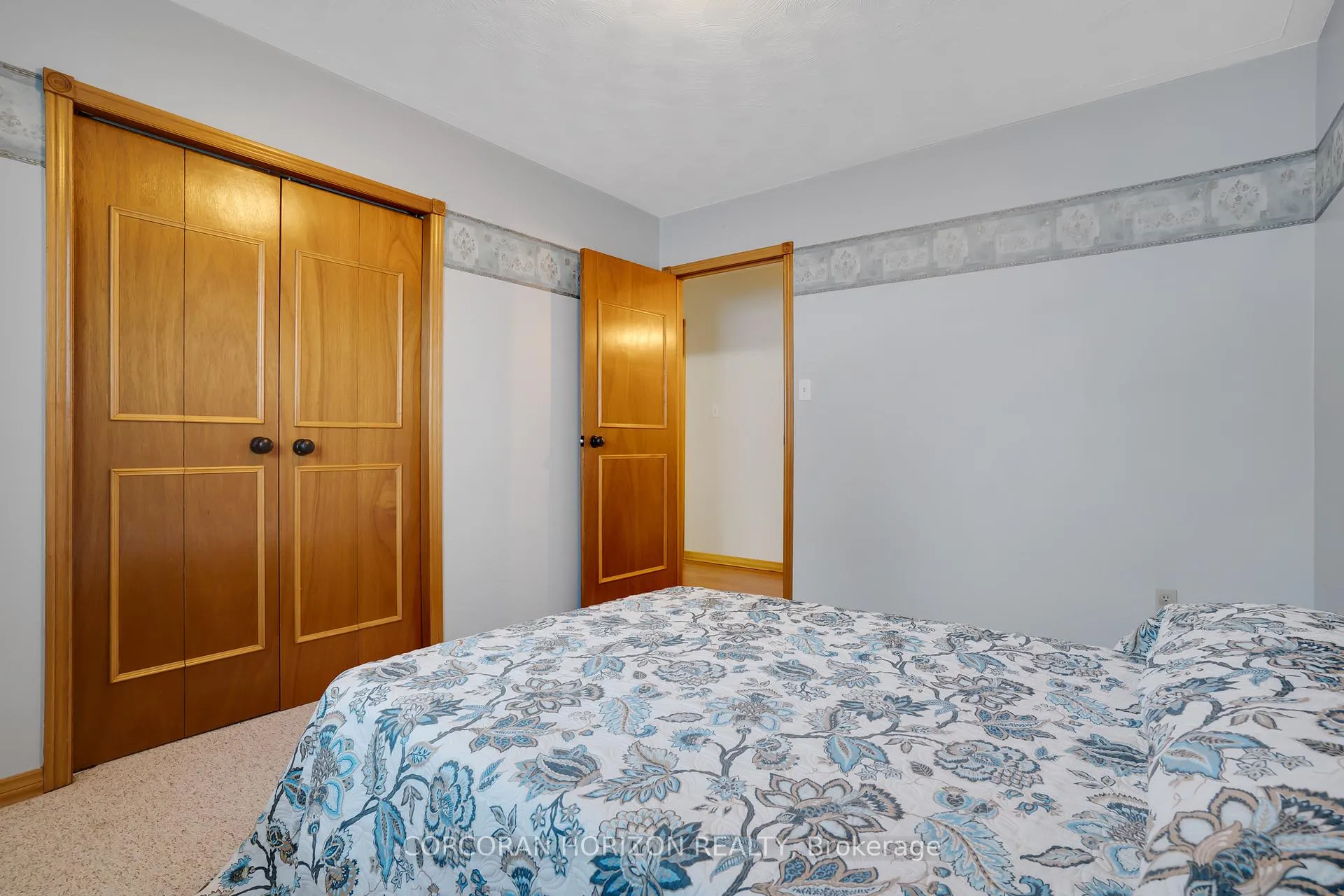 Photo 37 of 35 Southview Crescent, Cambridge — HOMEH