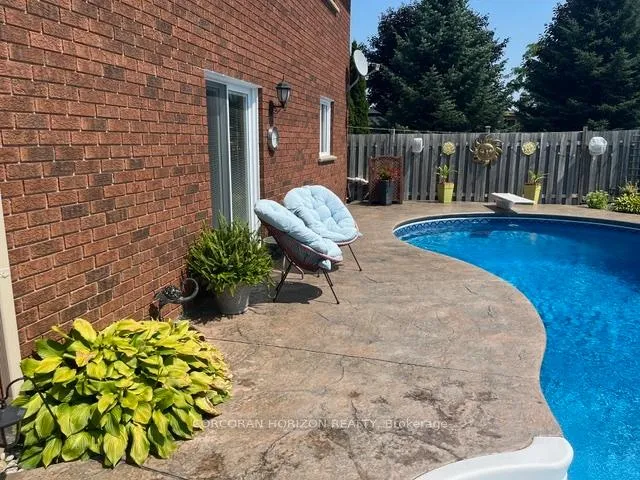Photo 42 of 35 Southview Crescent, Cambridge — HOMEH