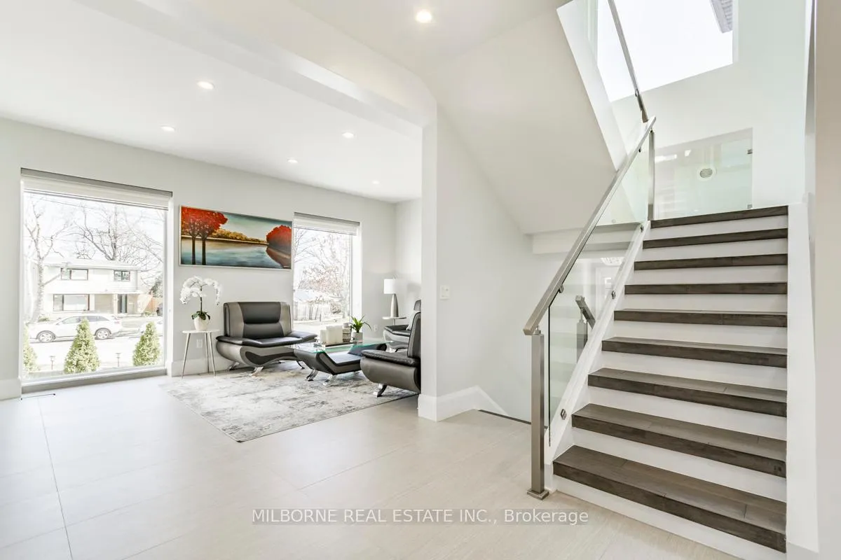Photo 5 of 46 Ashfield Drive, Etobicoke, Eringate-Centennial-West Deane — HOMEH