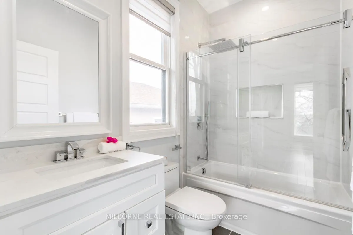 Photo 26 of 46 Ashfield Drive, Etobicoke, Eringate-Centennial-West Deane — HOMEH