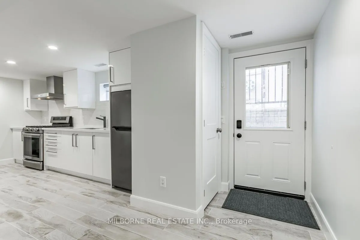 Photo 30 of 46 Ashfield Drive, Etobicoke, Eringate-Centennial-West Deane — HOMEH