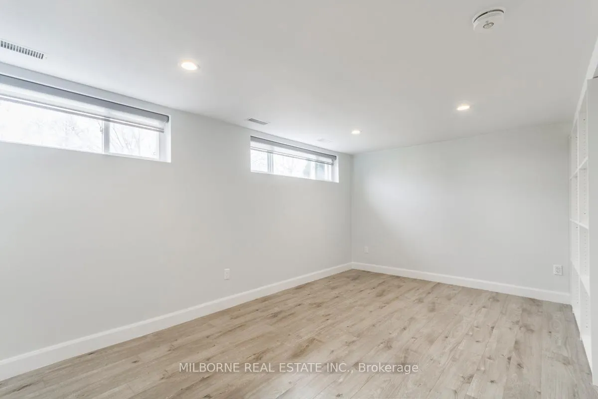 Photo 36 of 46 Ashfield Drive, Etobicoke, Eringate-Centennial-West Deane — HOMEH