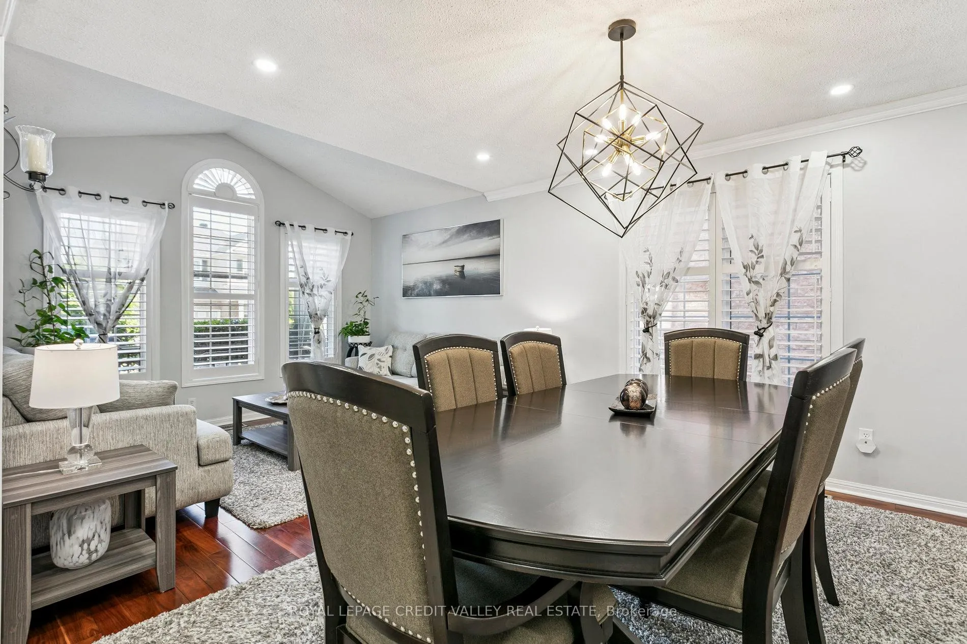 Photo 5 of 4 Mendoza Drive, Brampton, Fletcher's Meadow — HOMEH