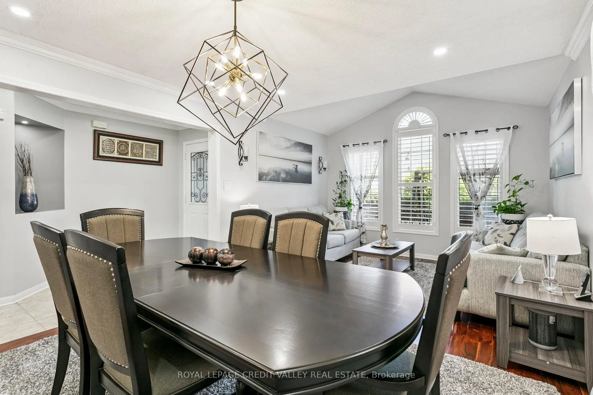 Photo 7 of 4 Mendoza Drive, Brampton, Fletcher's Meadow — HOMEH