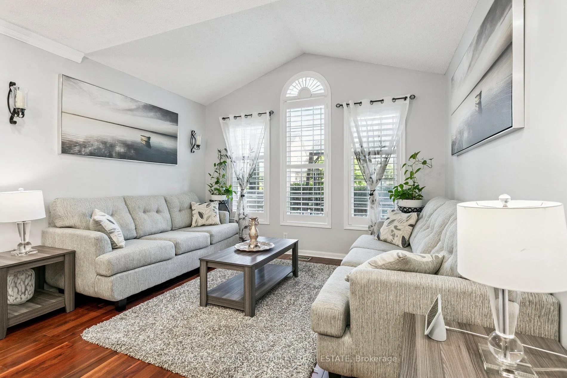 Photo 8 of 4 Mendoza Drive, Brampton, Fletcher's Meadow — HOMEH