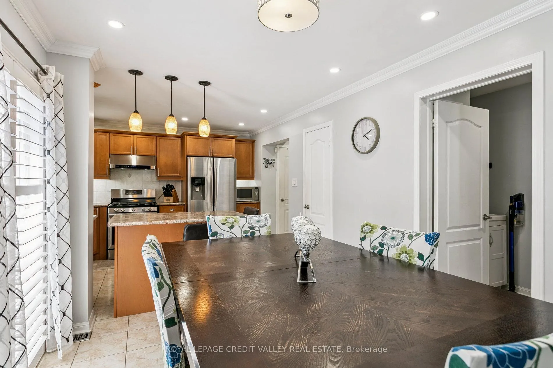 Photo 16 of 4 Mendoza Drive, Brampton, Fletcher's Meadow — HOMEH