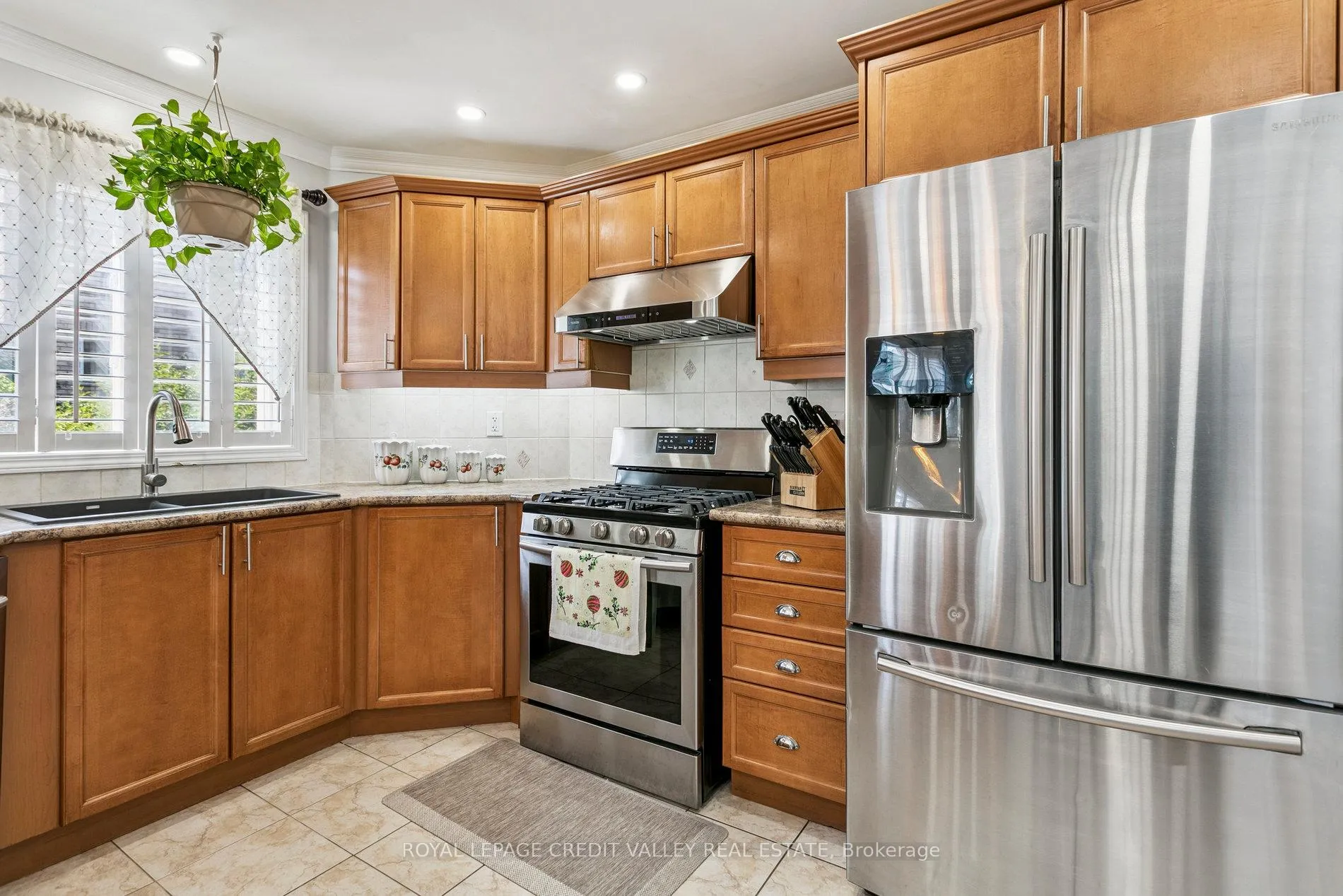 Photo 19 of 4 Mendoza Drive, Brampton, Fletcher's Meadow — HOMEH