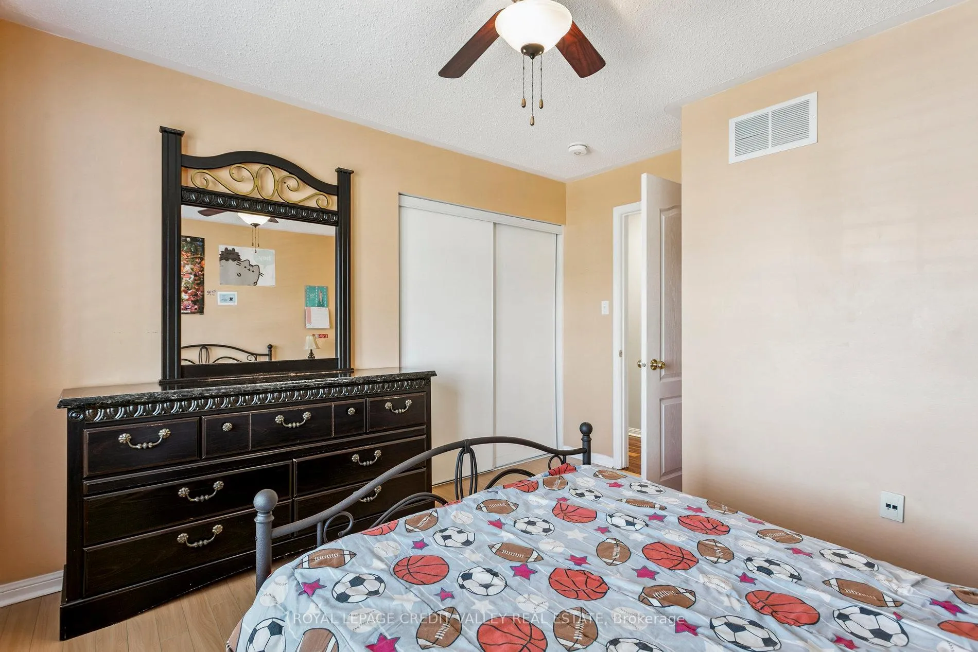 Photo 25 of 4 Mendoza Drive, Brampton, Fletcher's Meadow — HOMEH