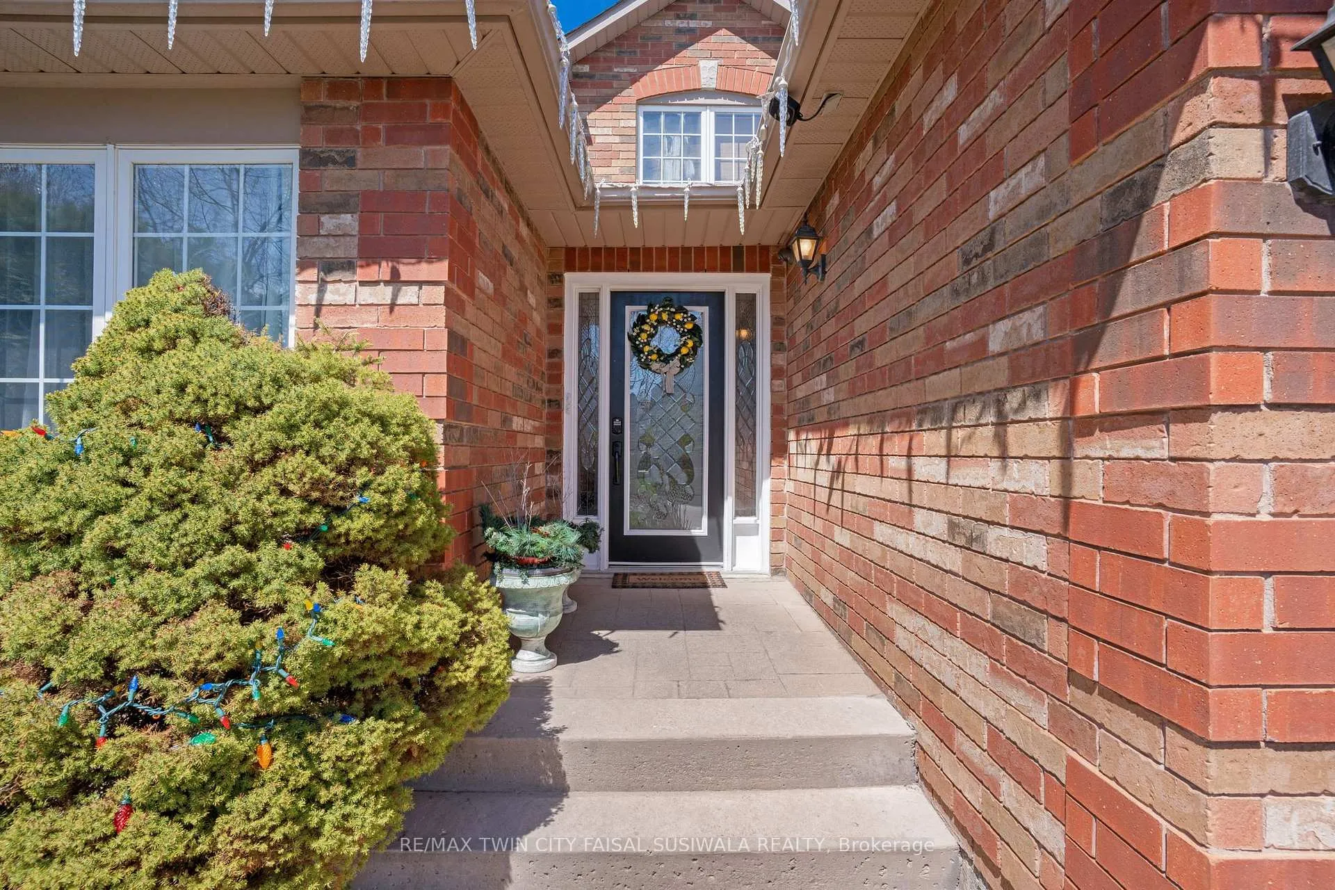 Photo 2 of 47 Drinkwater Drive, Cambridge — HOMEH