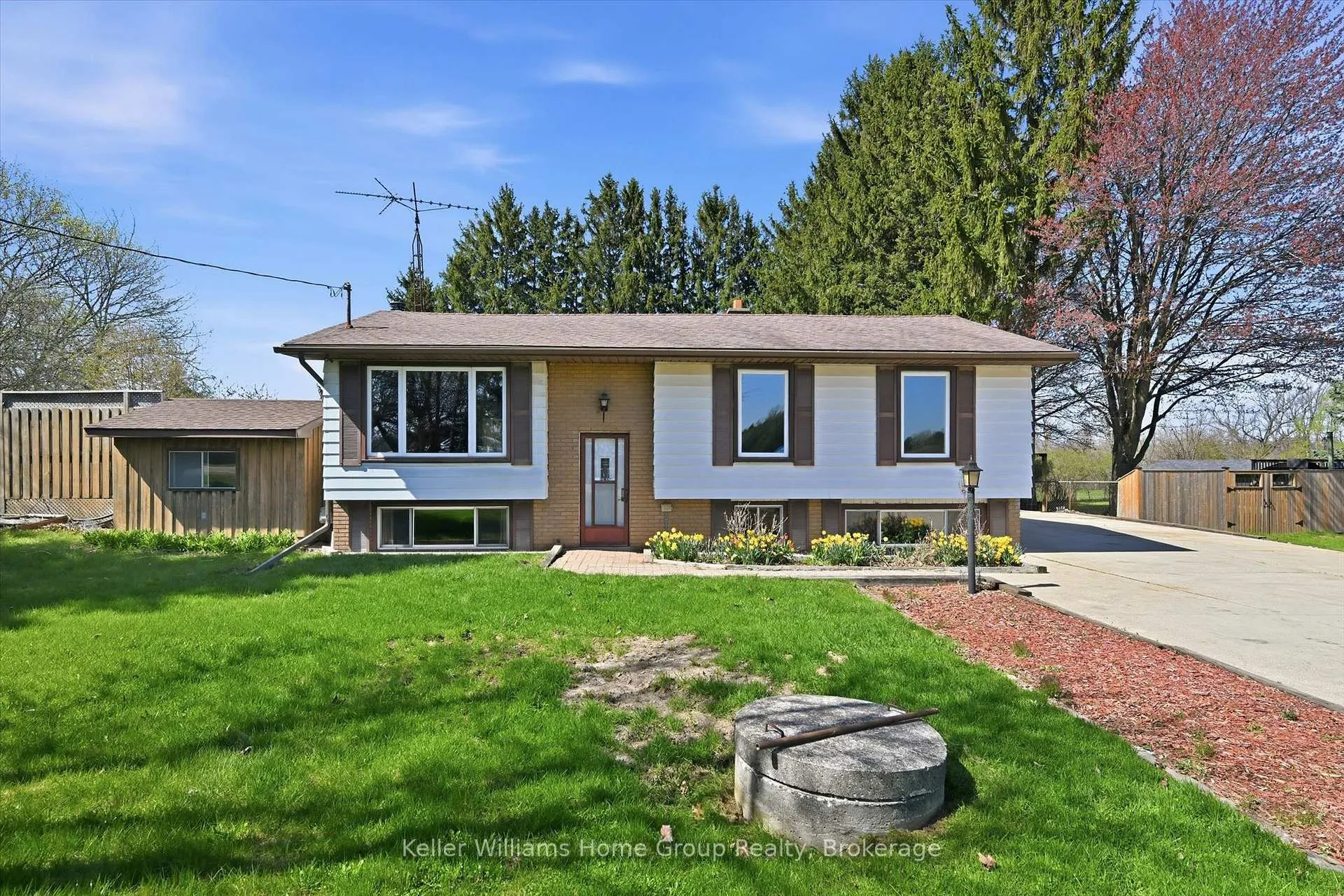 Photo 1 of 1233 5 Highway W, Hamilton, Rural Flamborough — HOMEH