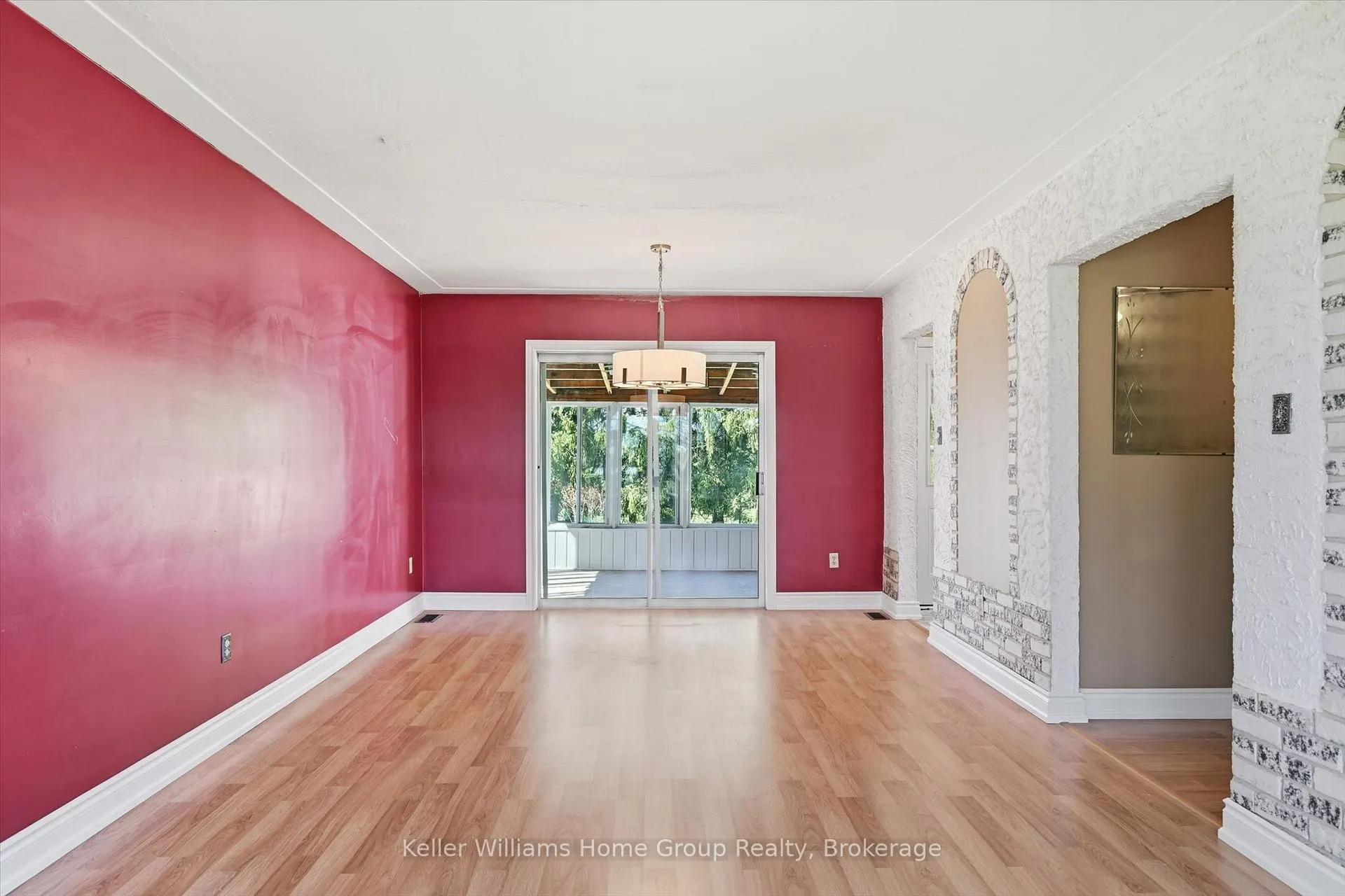 Photo 10 of 1233 5 Highway W, Hamilton, Rural Flamborough — HOMEH