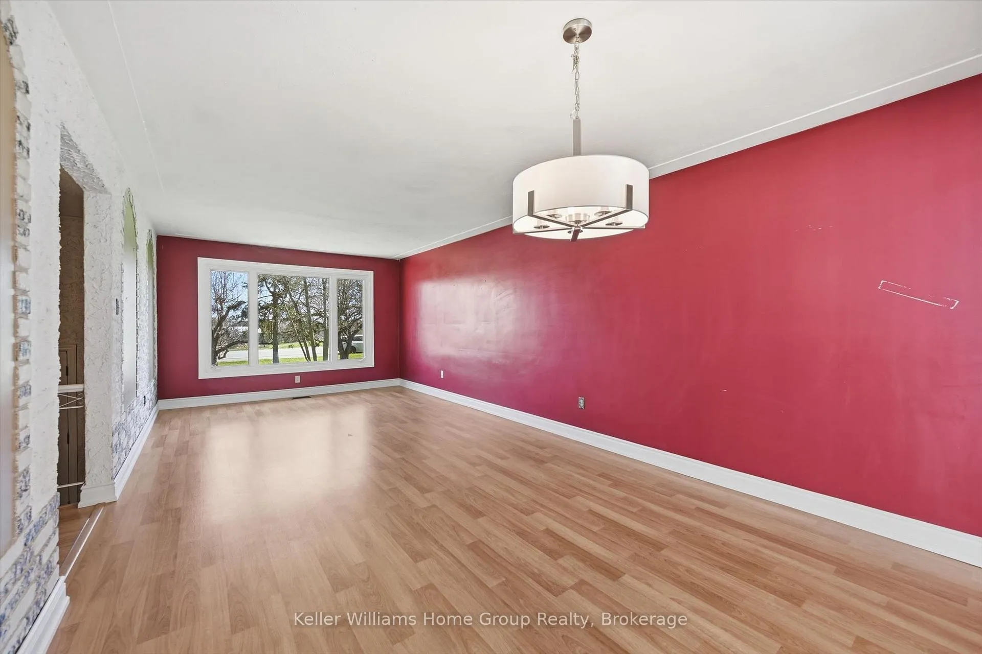 Photo 11 of 1233 5 Highway W, Hamilton, Rural Flamborough — HOMEH