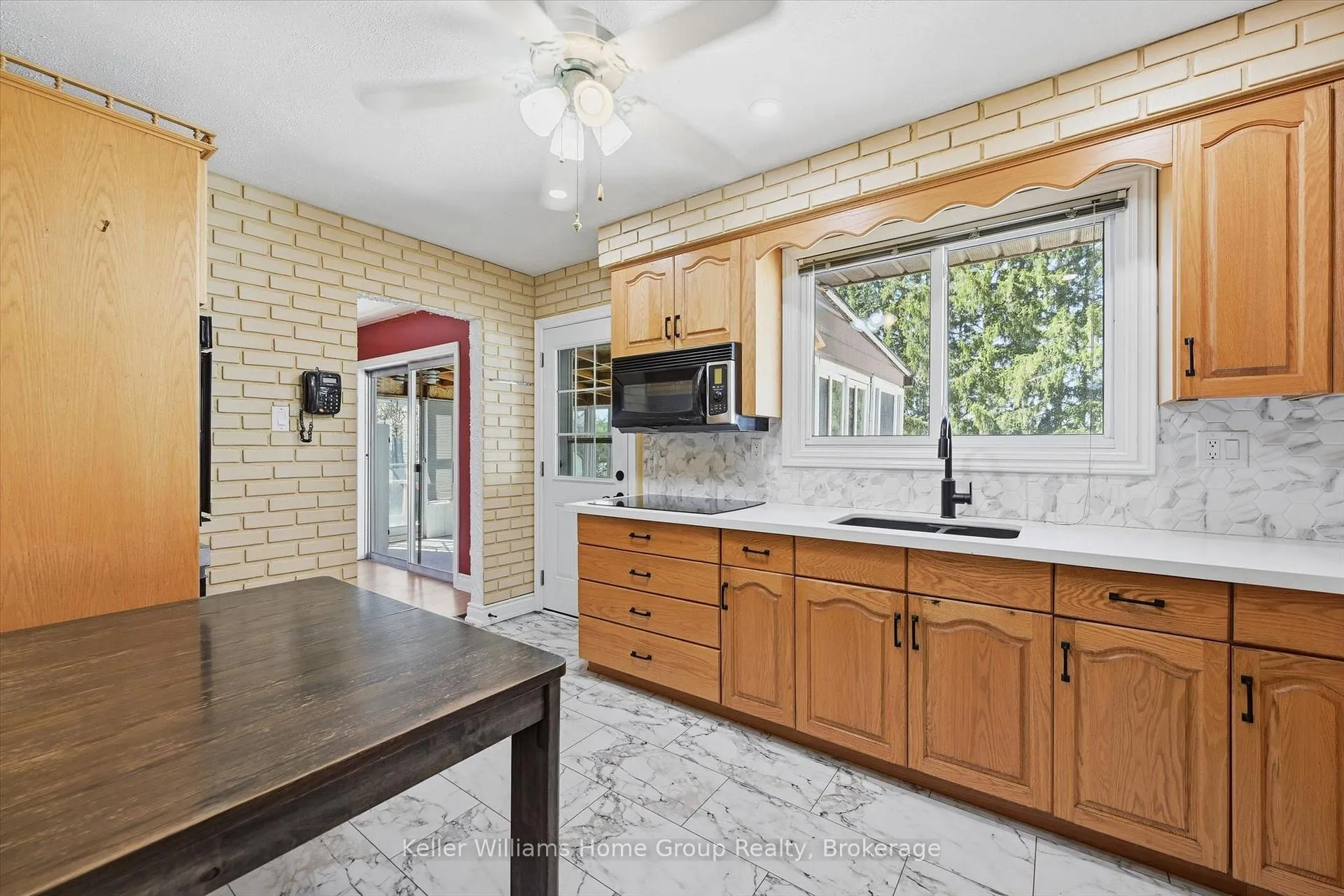 Photo 15 of 1233 5 Highway W, Hamilton, Rural Flamborough — HOMEH