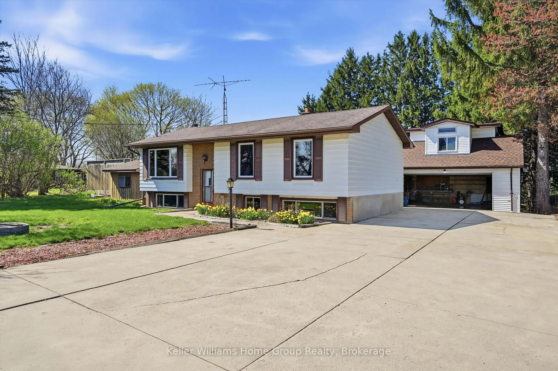 Photo 41 of 1233 5 Highway W, Hamilton, Rural Flamborough — HOMEH