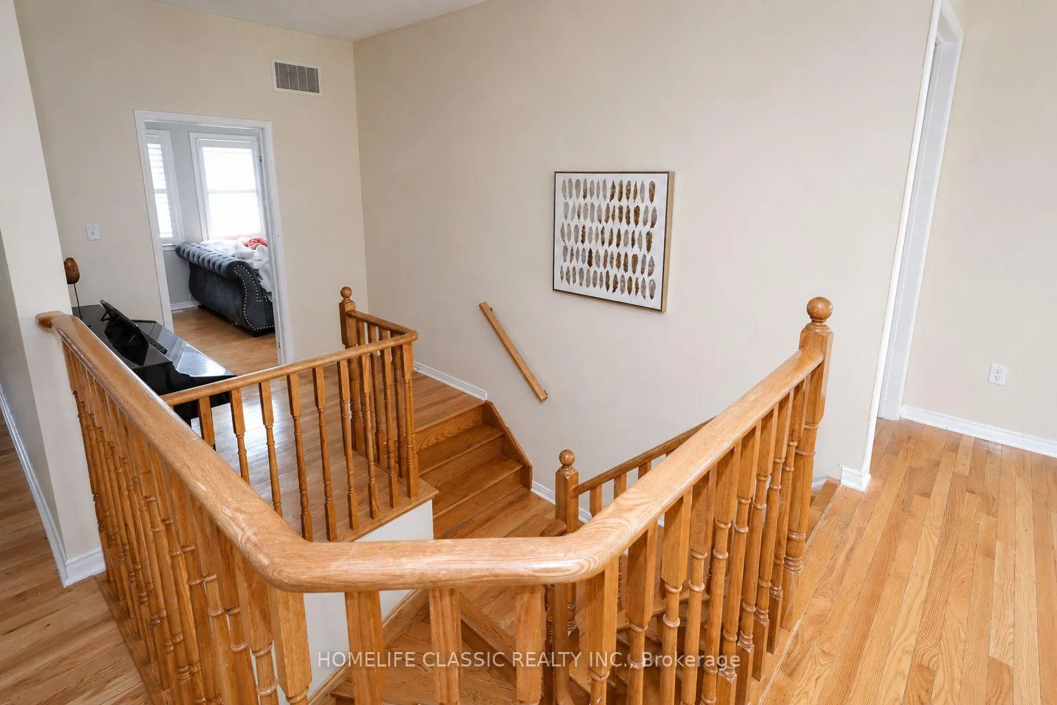 Photo 10 of 101 Botavia Downs Drive, Brampton, Fletcher's Meadow — HOMEH