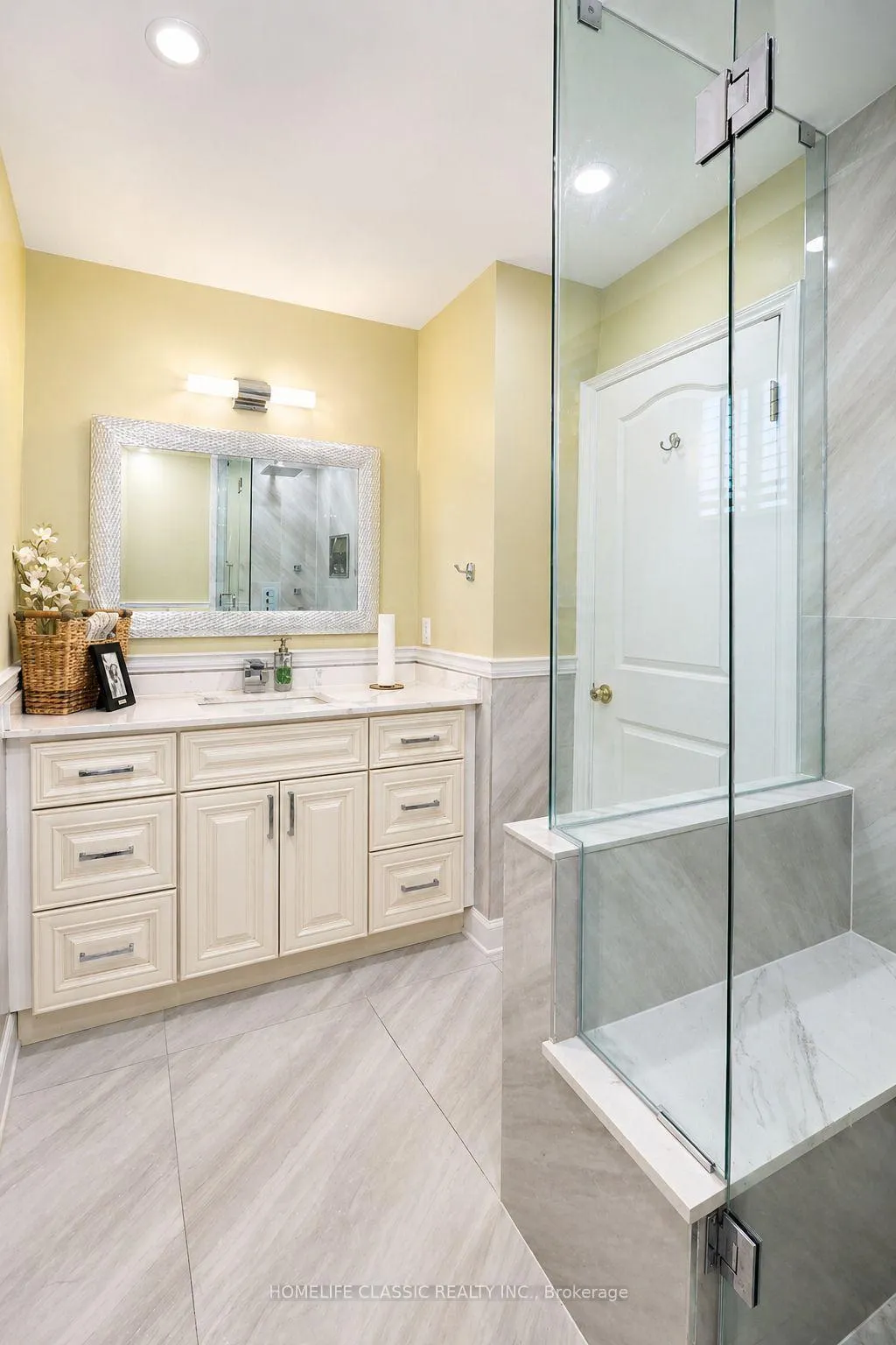Photo 13 of 101 Botavia Downs Drive, Brampton, Fletcher's Meadow — HOMEH