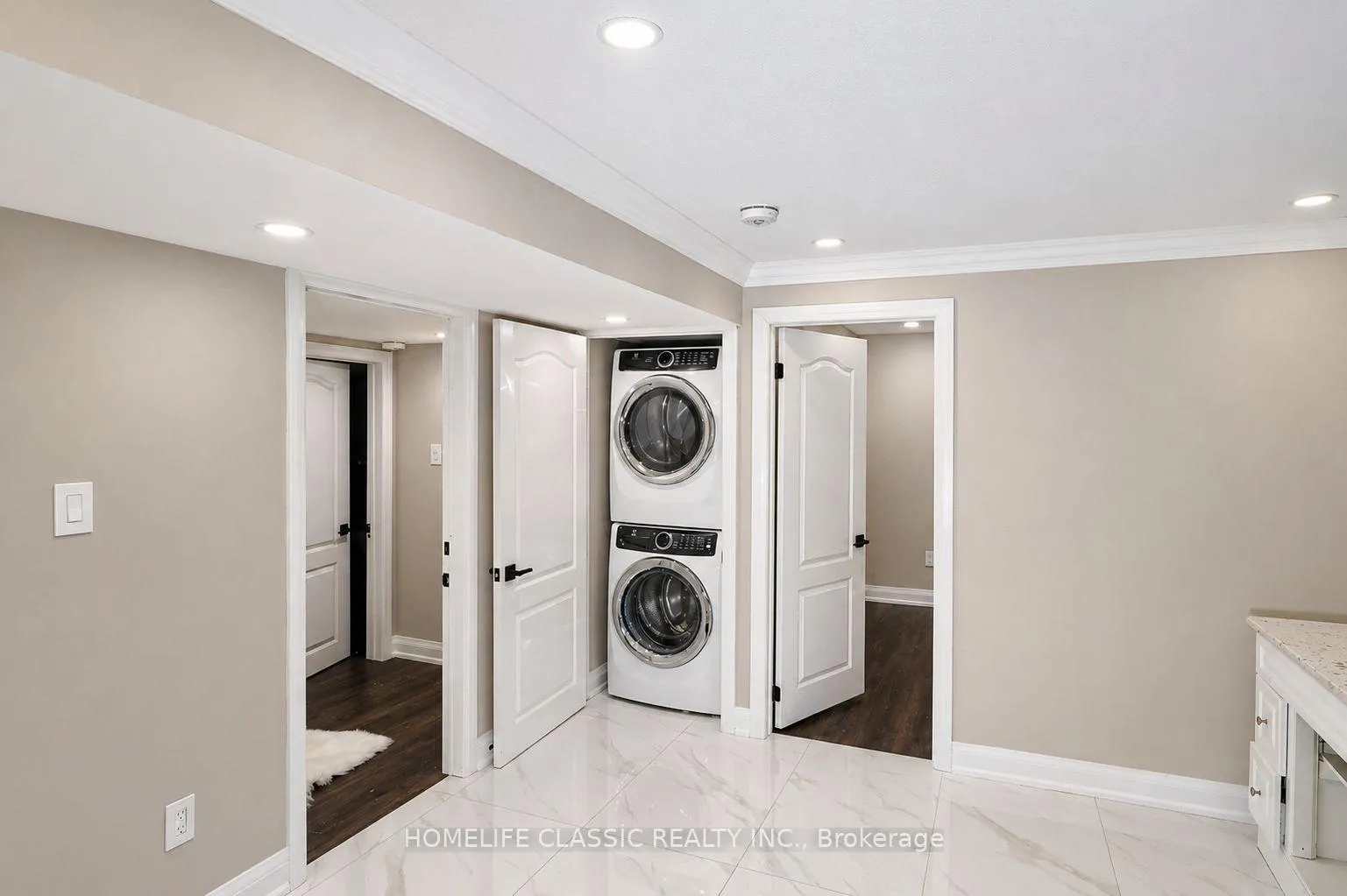 Photo 14 of 101 Botavia Downs Drive, Brampton, Fletcher's Meadow — HOMEH